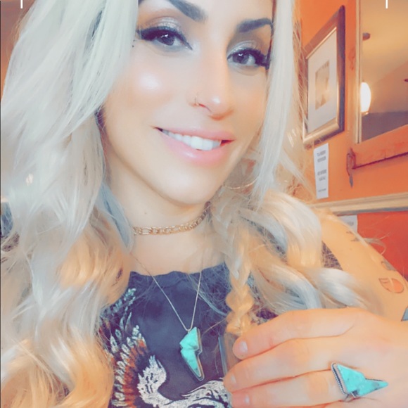 Meet your Posher, Bambi - Picture 2 of 9